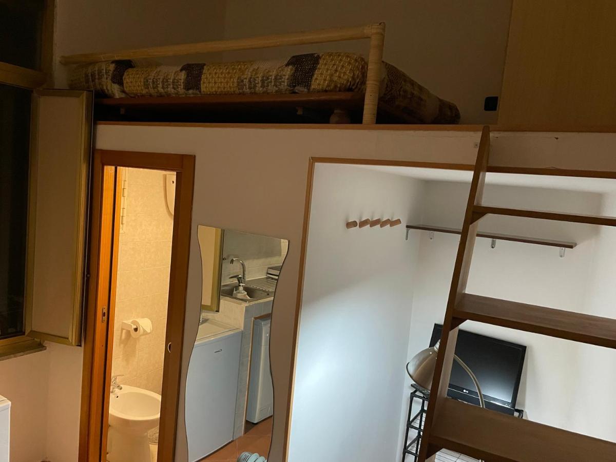 “Piccola Domus” Apartment เนเปิลส์ ภายนอก รูปภาพ