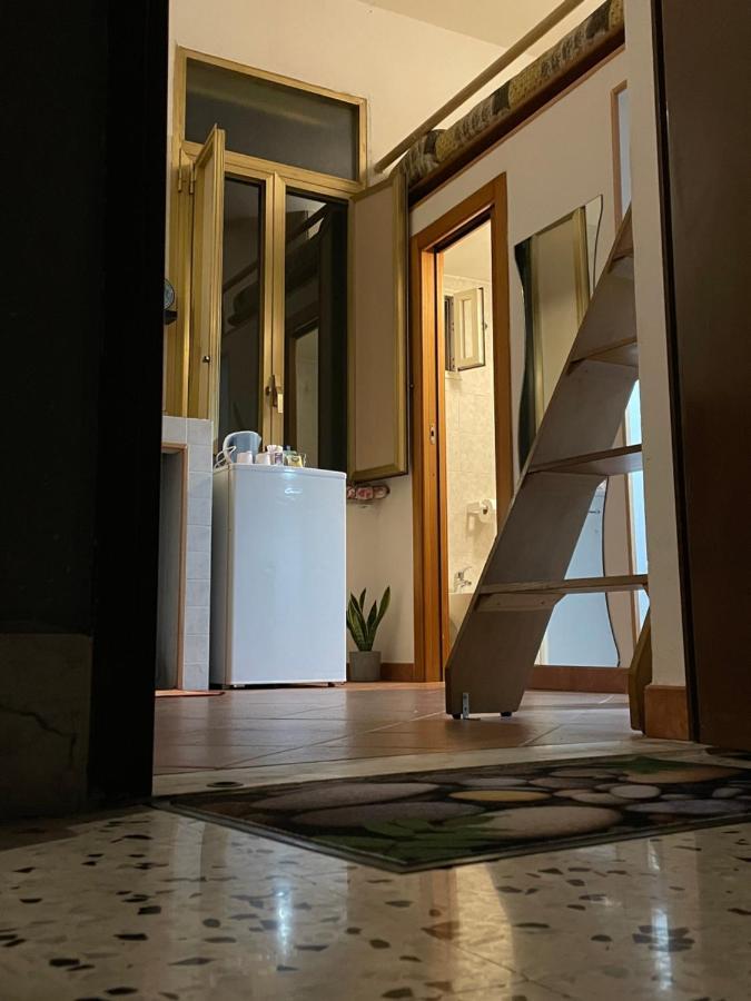 “Piccola Domus” Apartment เนเปิลส์ ภายนอก รูปภาพ