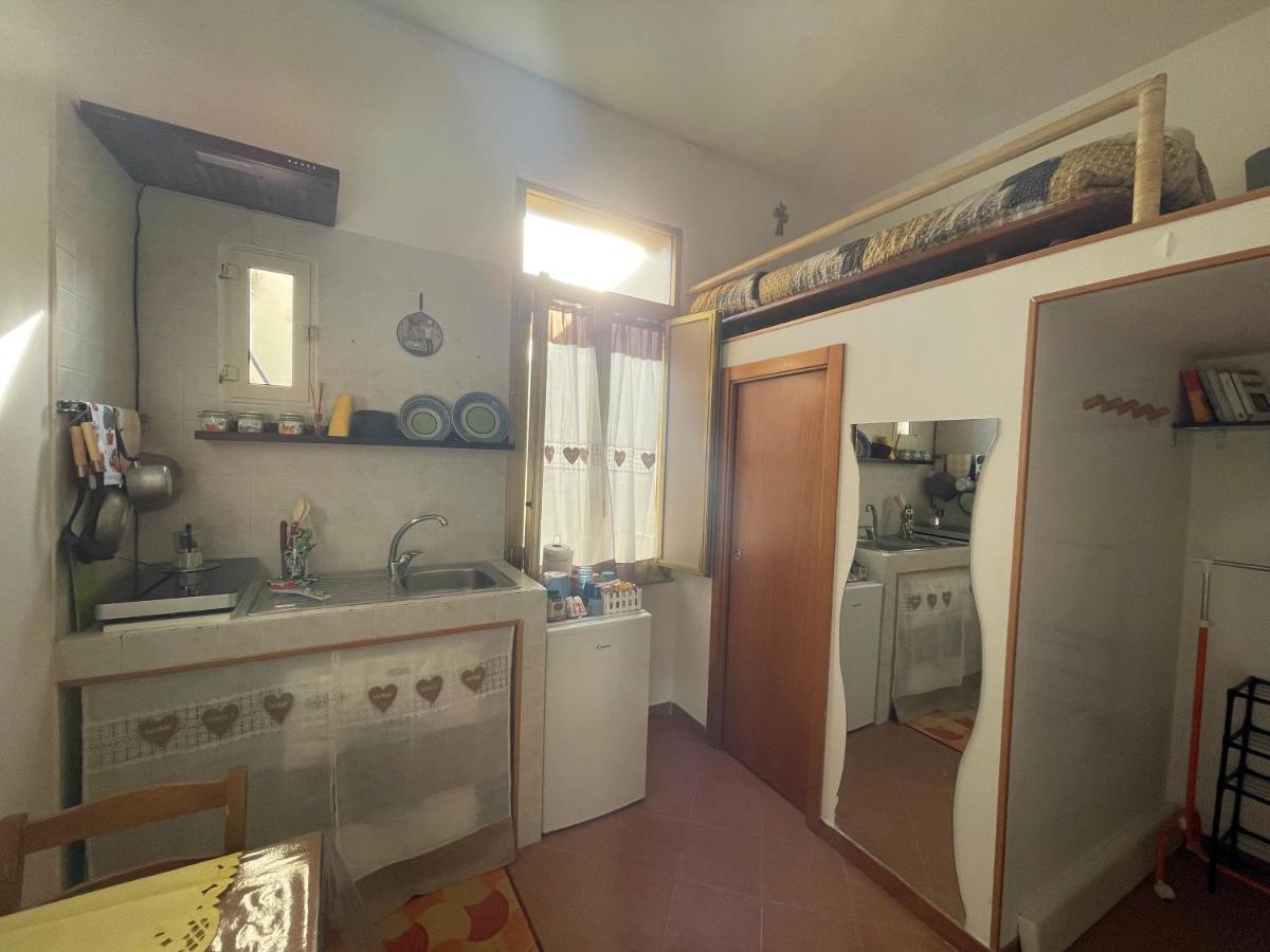 “Piccola Domus” Apartment เนเปิลส์ ภายนอก รูปภาพ